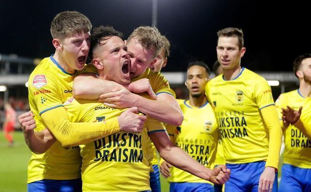 在关键比赛 在关键比赛