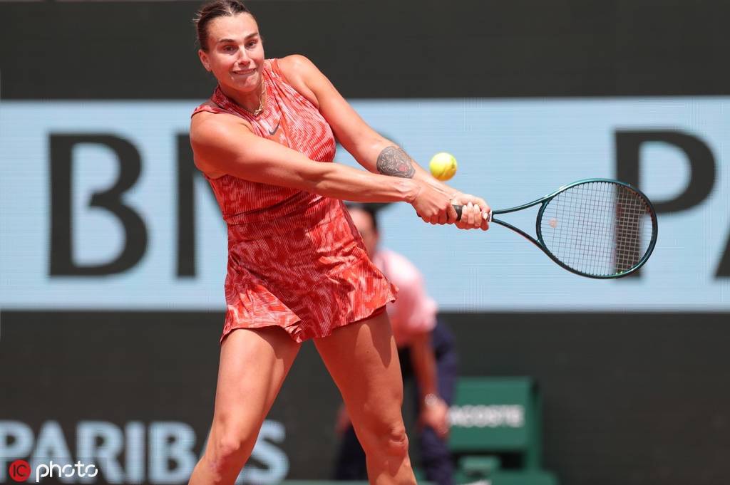 球员同场竞 球员同场竞